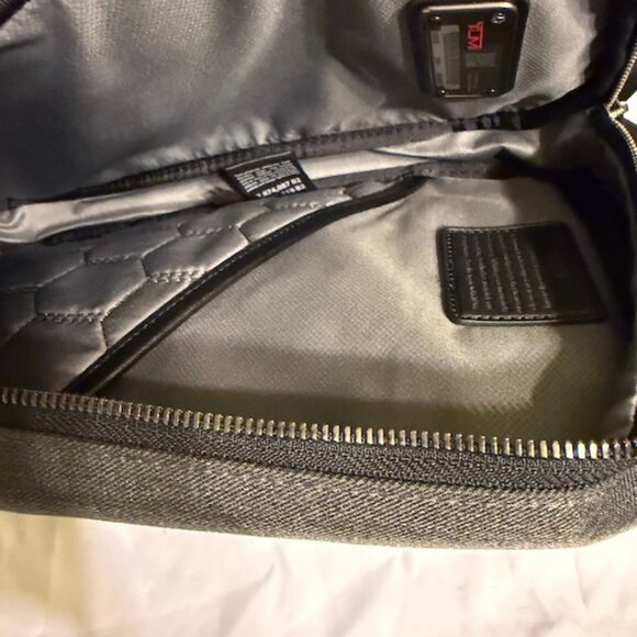 Tumi Gregory Sling Bag - Picture 3 of 5